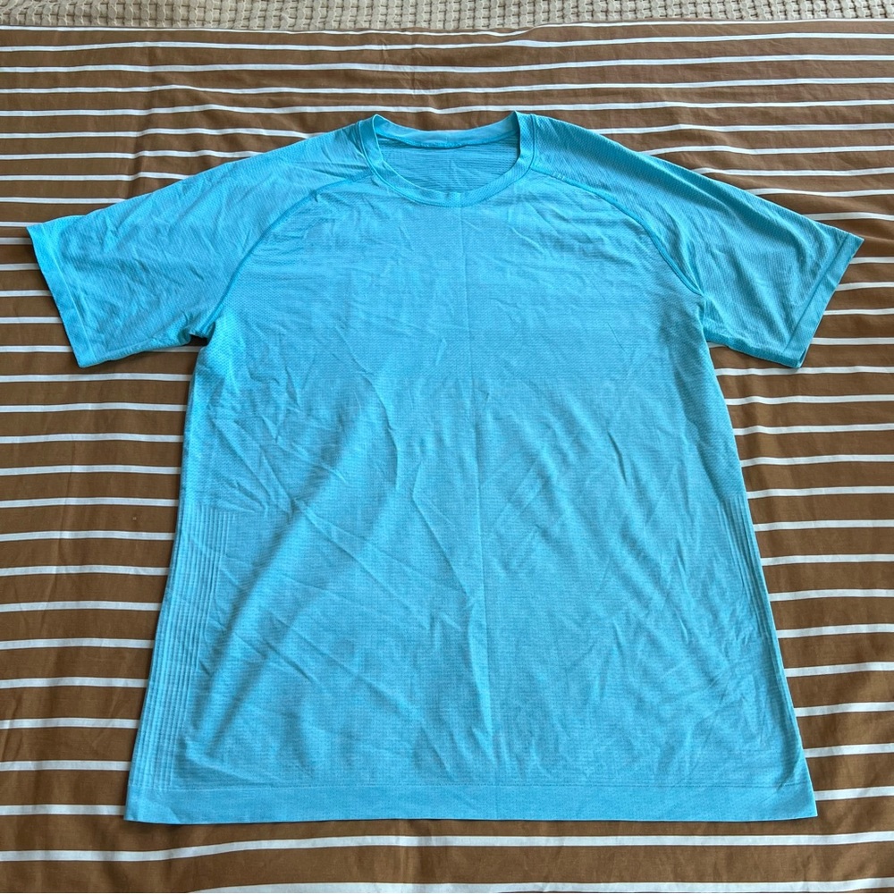 Lululemon metal vent short sleeve bright blue